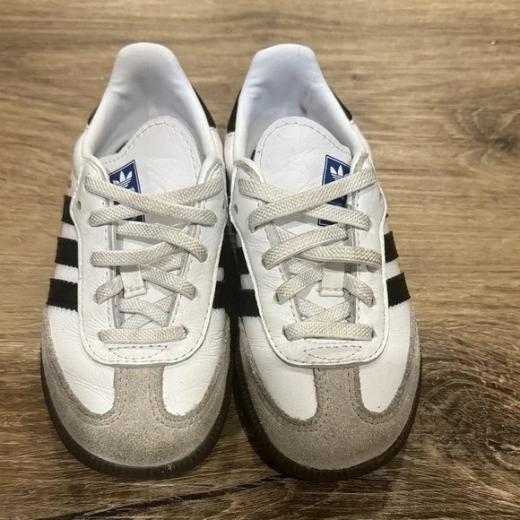 Adidas Kids White and Gray Sneakers Size 8 Toddler Gently Used - Picture 2 of 5